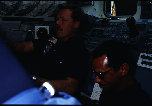 STS61C-02-008