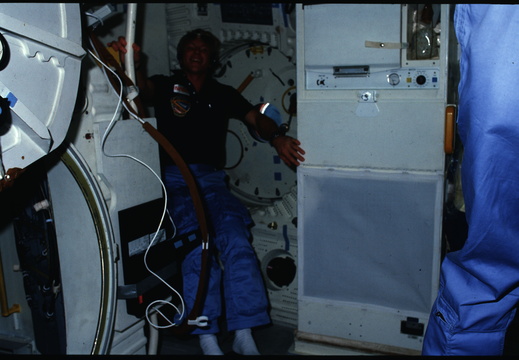 STS61C-02-011