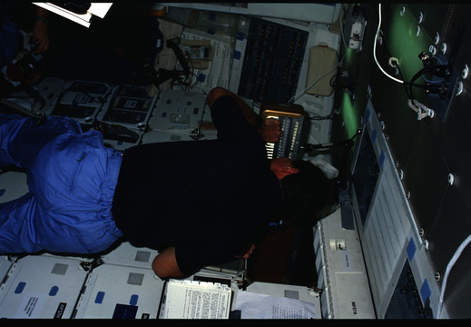 STS61C-04-012
