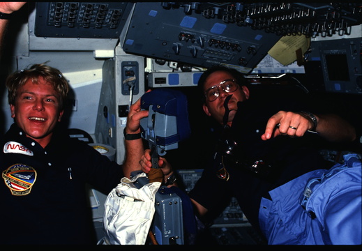 STS61C-04-027