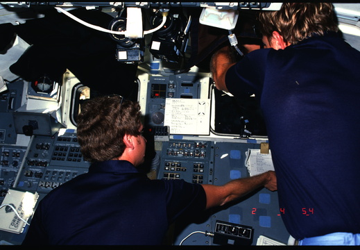 STS61C-05-015