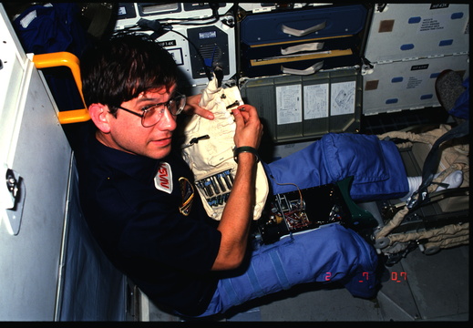 STS61C-05-035