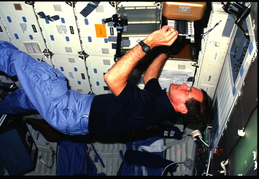 STS61C-05-036