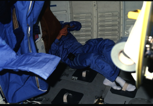 STS61C-08-018