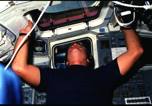 STS61C-08-026
