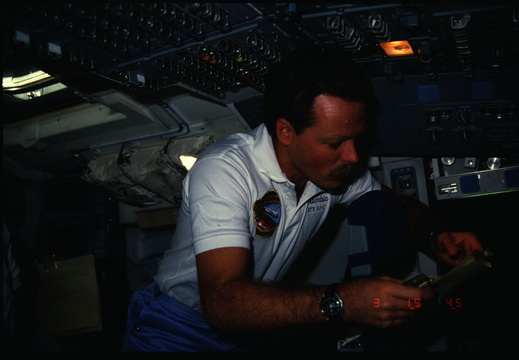 STS61C-09-001