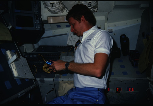 STS61C-09-026