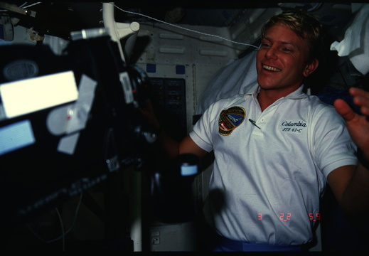 STS61C-09-033