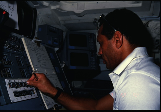 STS61C-09-036