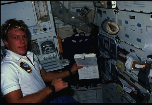 STS61C-10-003