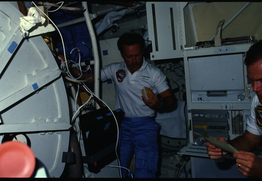 STS61C-10-015