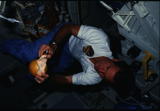 STS61C-10-032