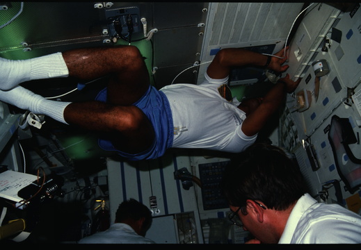 STS61C-12-027