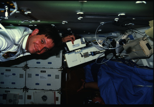 STS61C-12-032