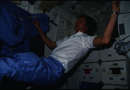 STS61C-13-001