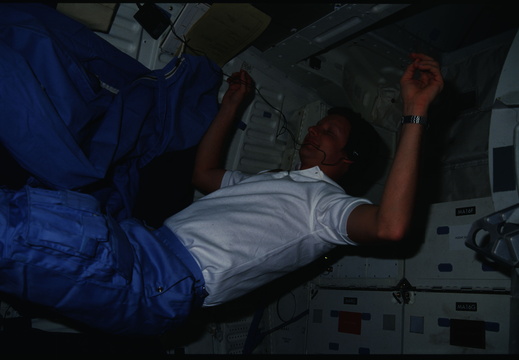 STS61C-13-002