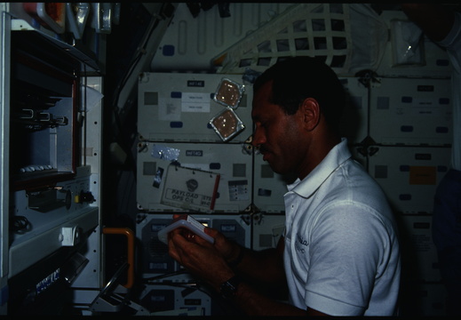 STS61C-13-020