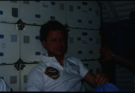 STS61C-13-022