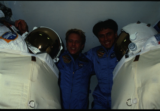 STS61C-15-009