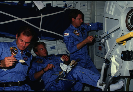STS61C-15-018