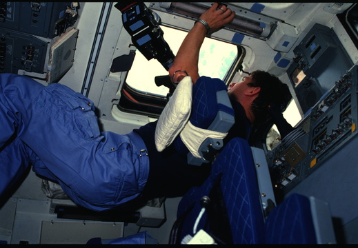 STS61C-17-012