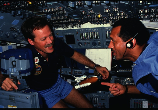 STS61C-17-016