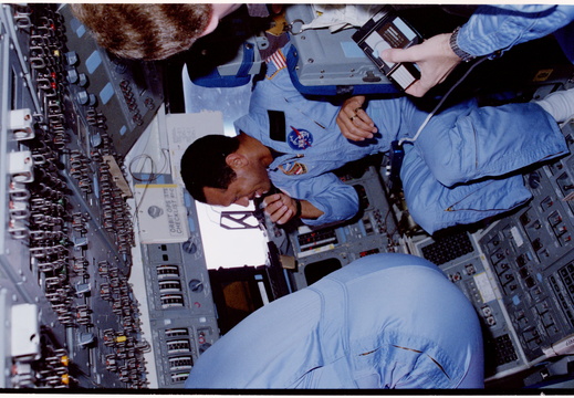 STS61C-21-012