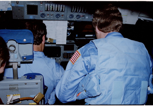 STS61C-22-008