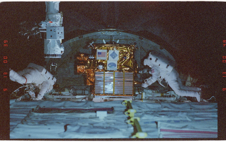 STS063-21-001.jpg