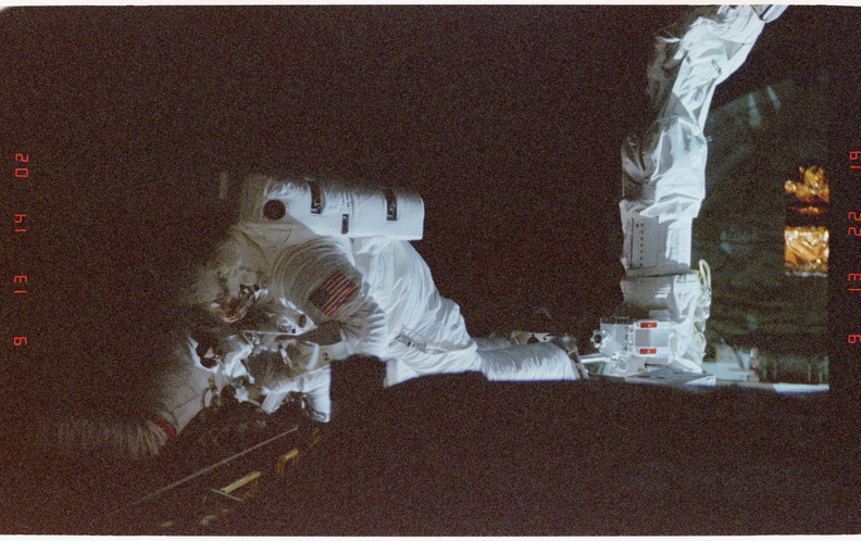 STS063-21-004.jpg