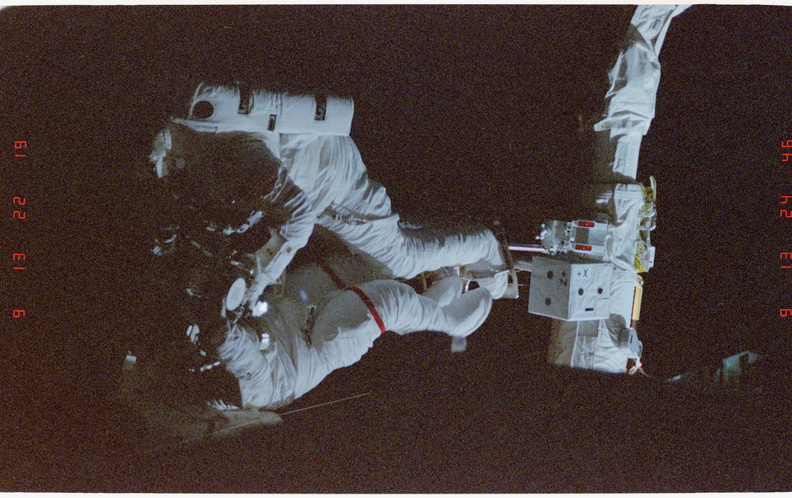 STS063-21-005.jpg