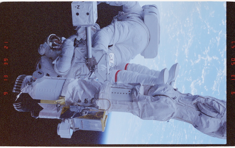 STS063-21-010.jpg