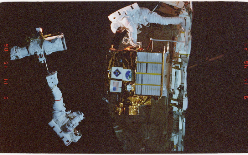 STS063-21-016.jpg