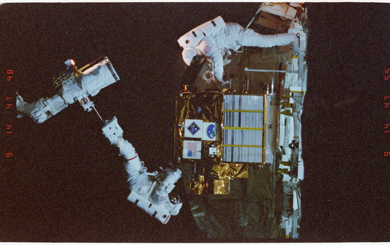 STS063-21-025.jpg