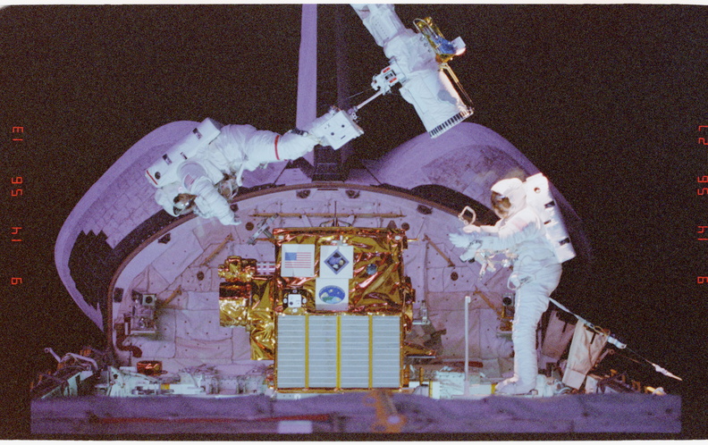 STS063-21-027.jpg