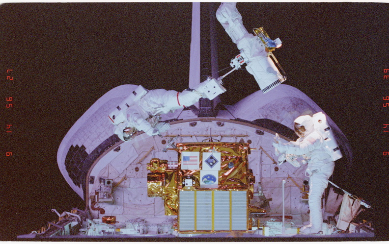 STS063-21-028.jpg