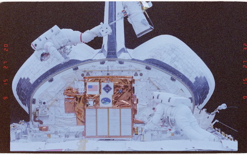 STS063-21-033.jpg