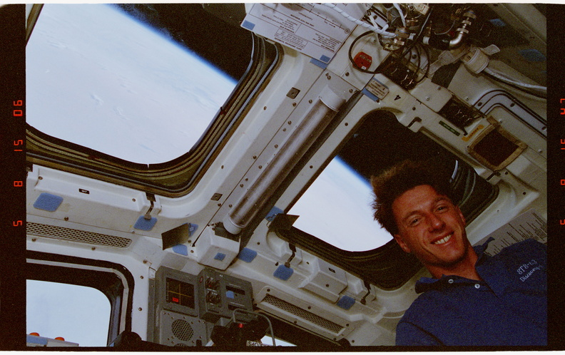 STS063-25-034.jpg