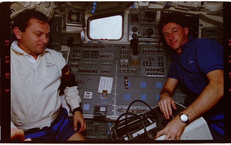 STS063-28-003.jpg