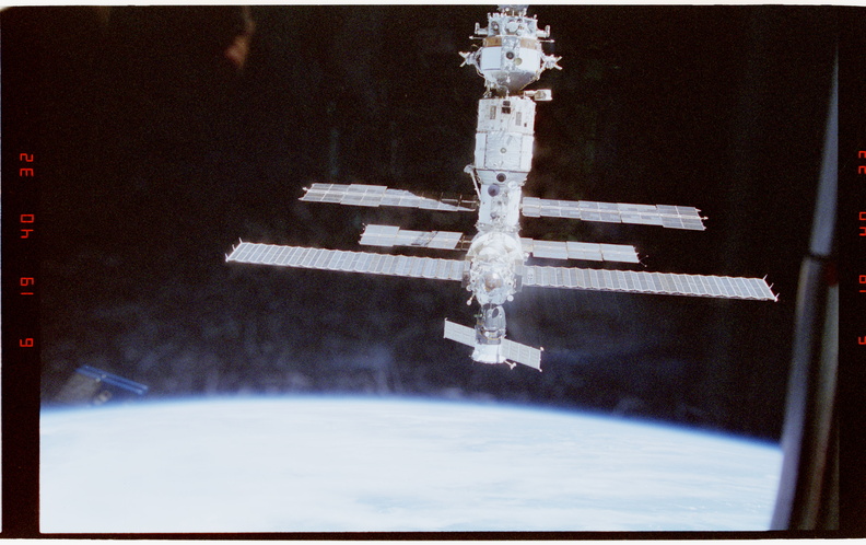 STS063-28-026.jpg