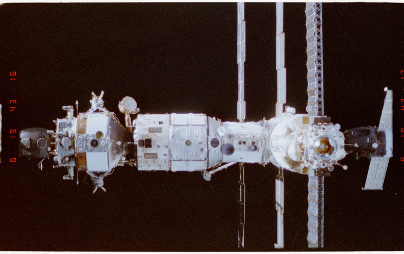 STS063-28-031.jpg