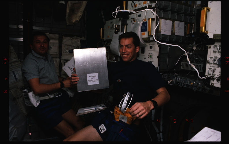 STS063-310-007.jpg