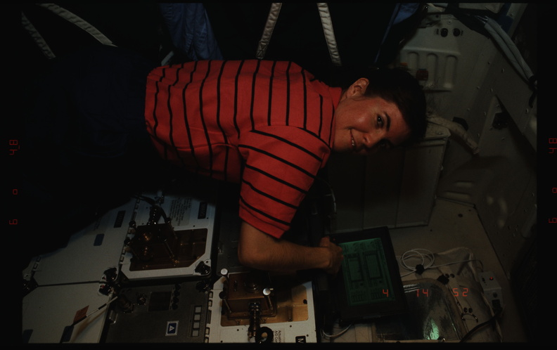 STS063-310-035.jpg