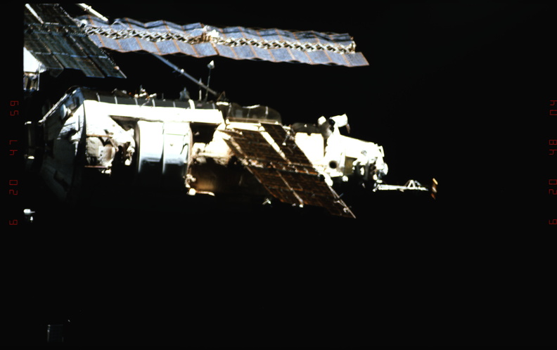 STS063-316-006.jpg