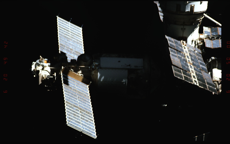 STS063-316-033.jpg