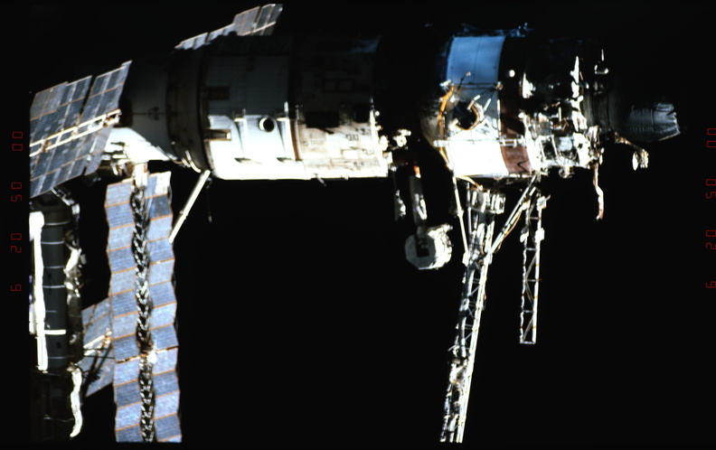 STS063-316-034.jpg