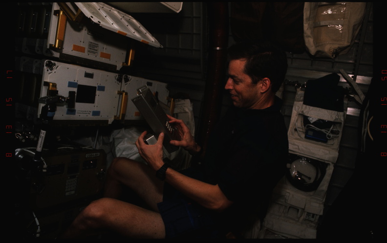 STS063-317-017.jpg