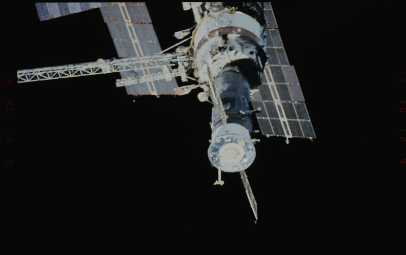 STS063-318-007.jpg