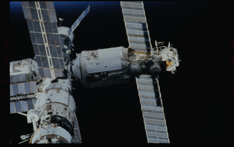 STS063-318-012.jpg