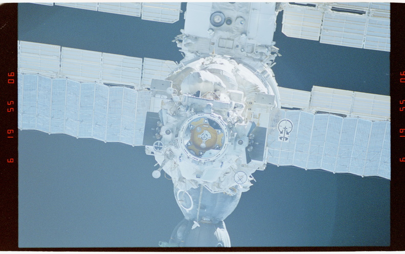 STS063-32-004.jpg
